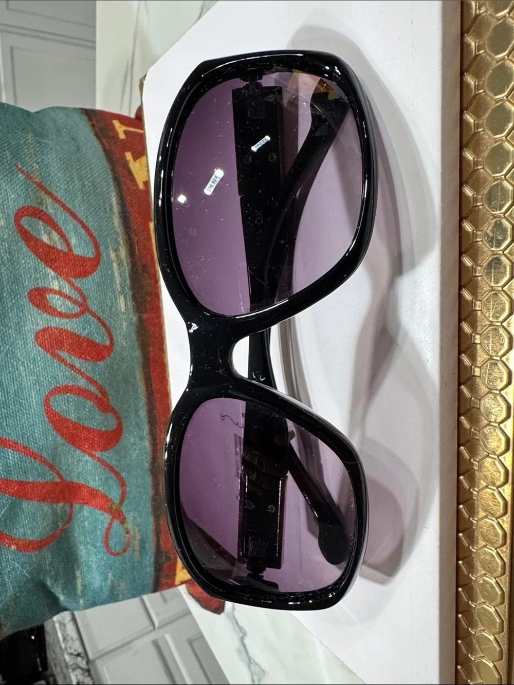 Jessica Simpson bold oversized